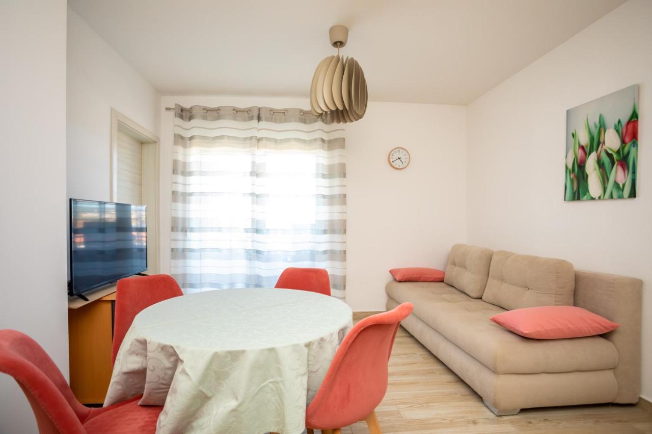 Apartments Jelena Vantacici Exterior photo